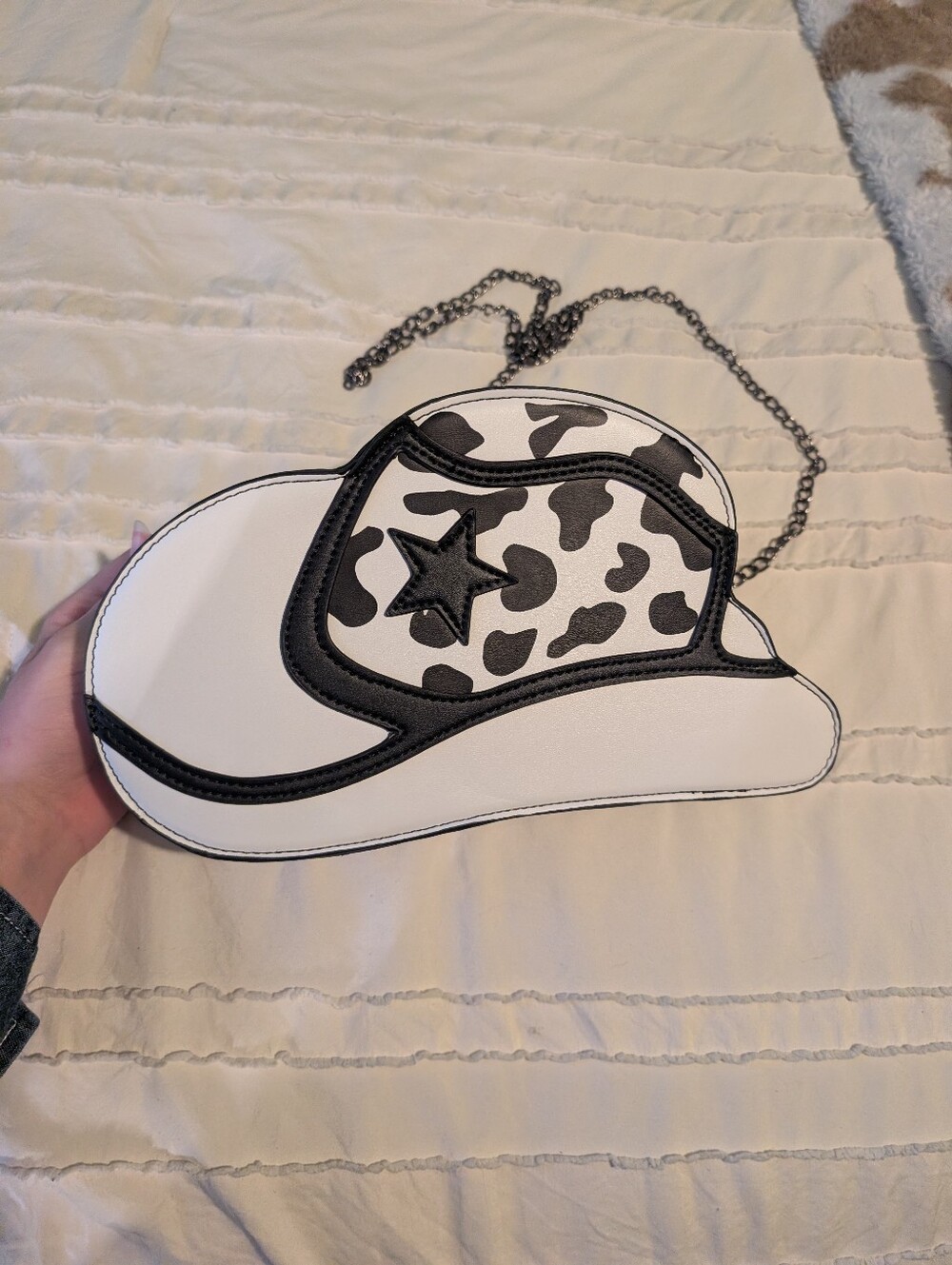 Cowboy Hat-Shaped Shoulder Bag in White and Black (3 For $25⭐) - Picture 3 of 10